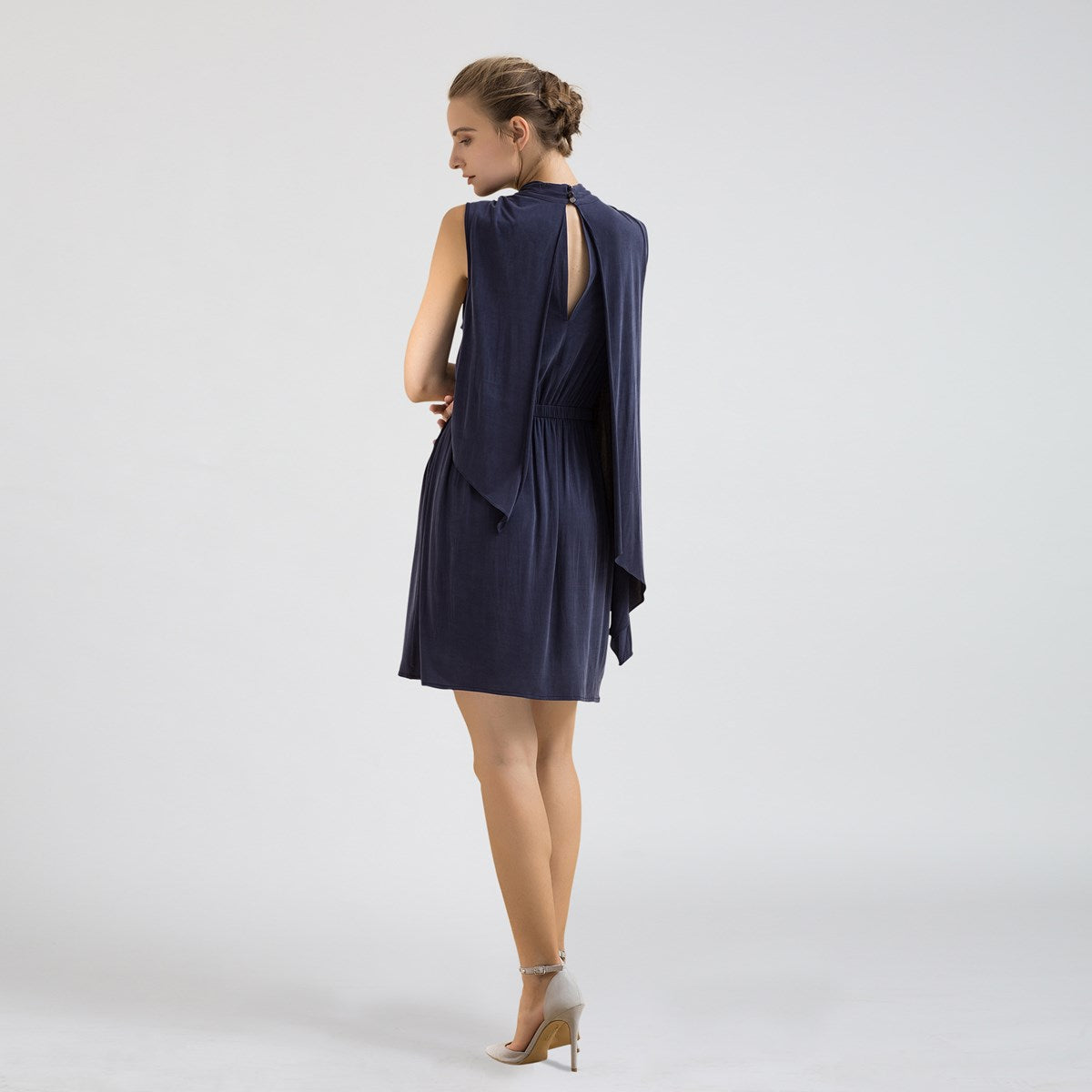 Robe courte maille drapée