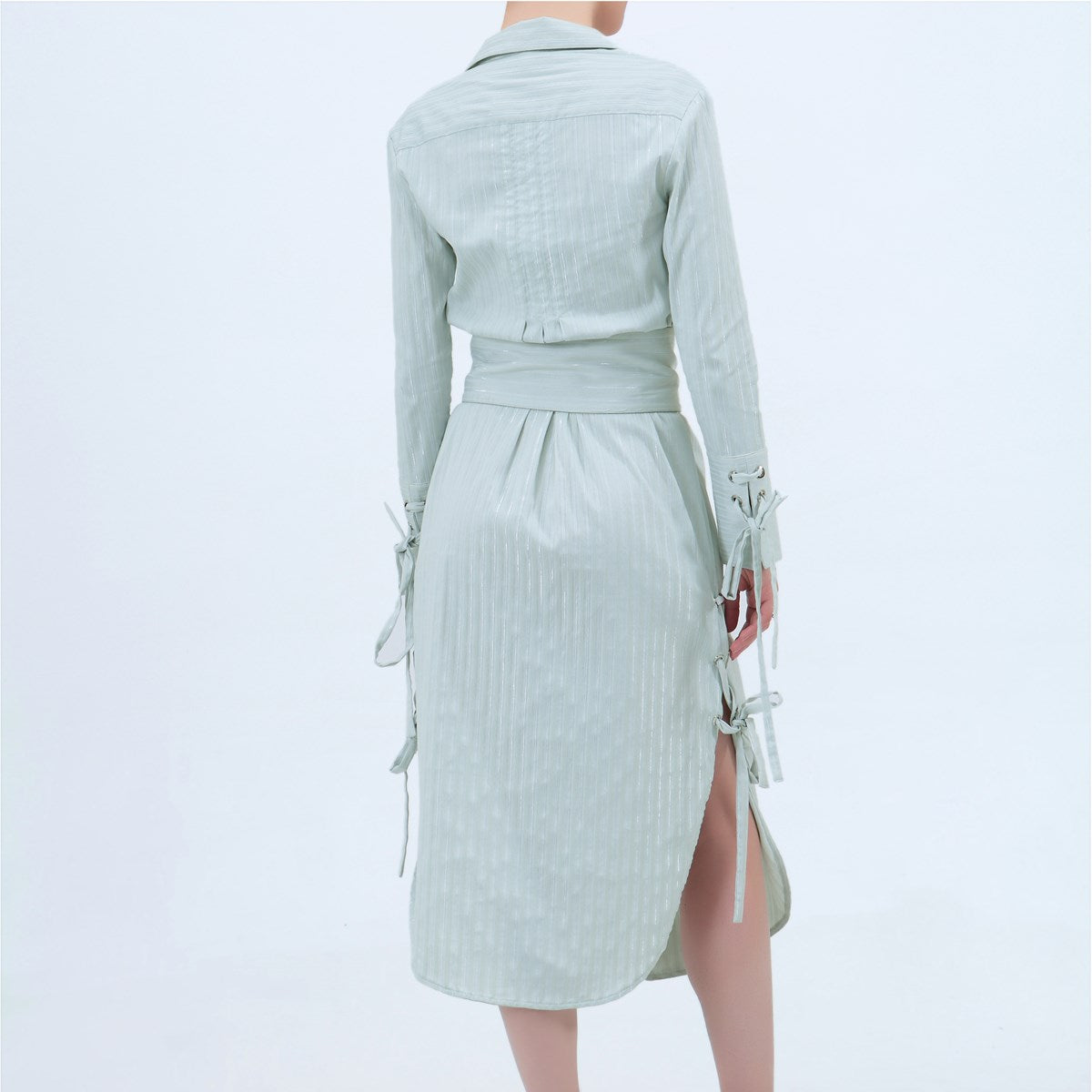 Robe-chemise style tailleur à fines rayures