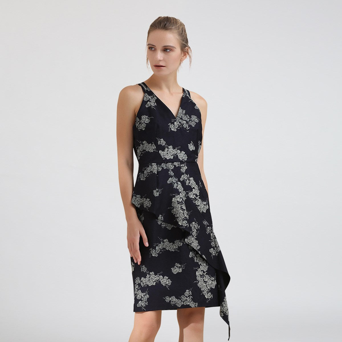 Robe ajustée mi-longue au motif floral en denim