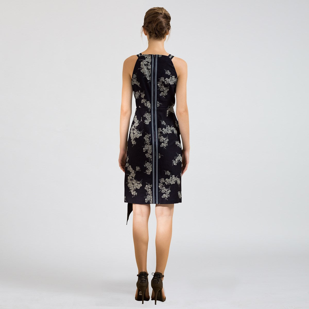Robe ajustée mi-longue au motif floral en denim