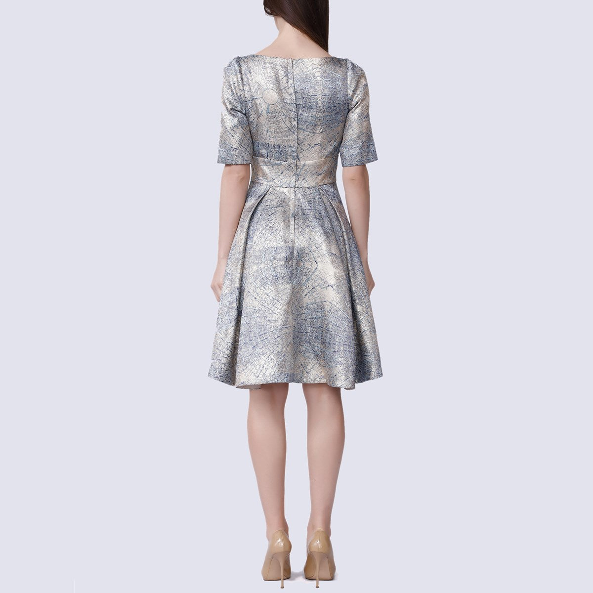 Robe de cocktail cintrée et évasée en jacquard