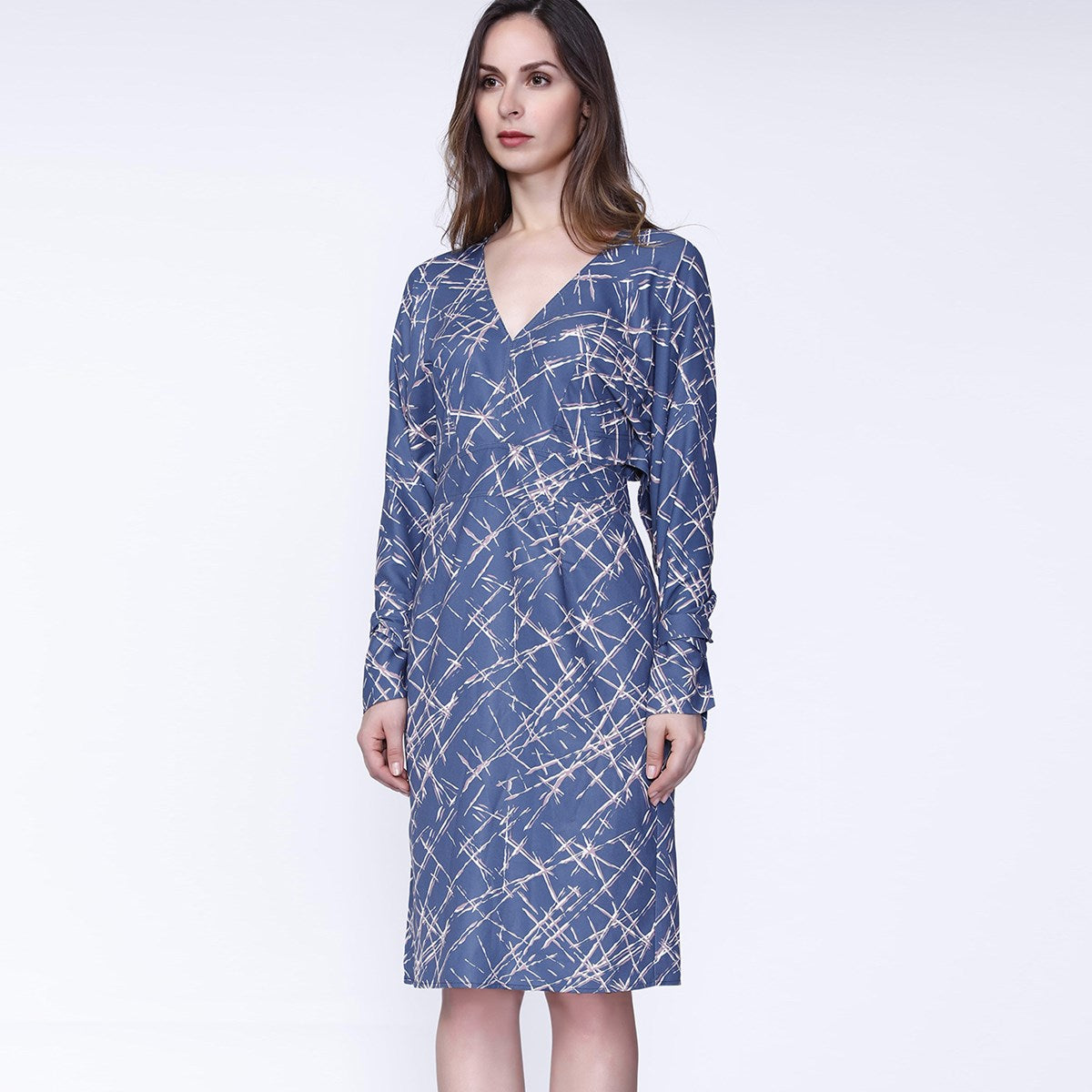 Robe droite à imprimé géométrique et col V