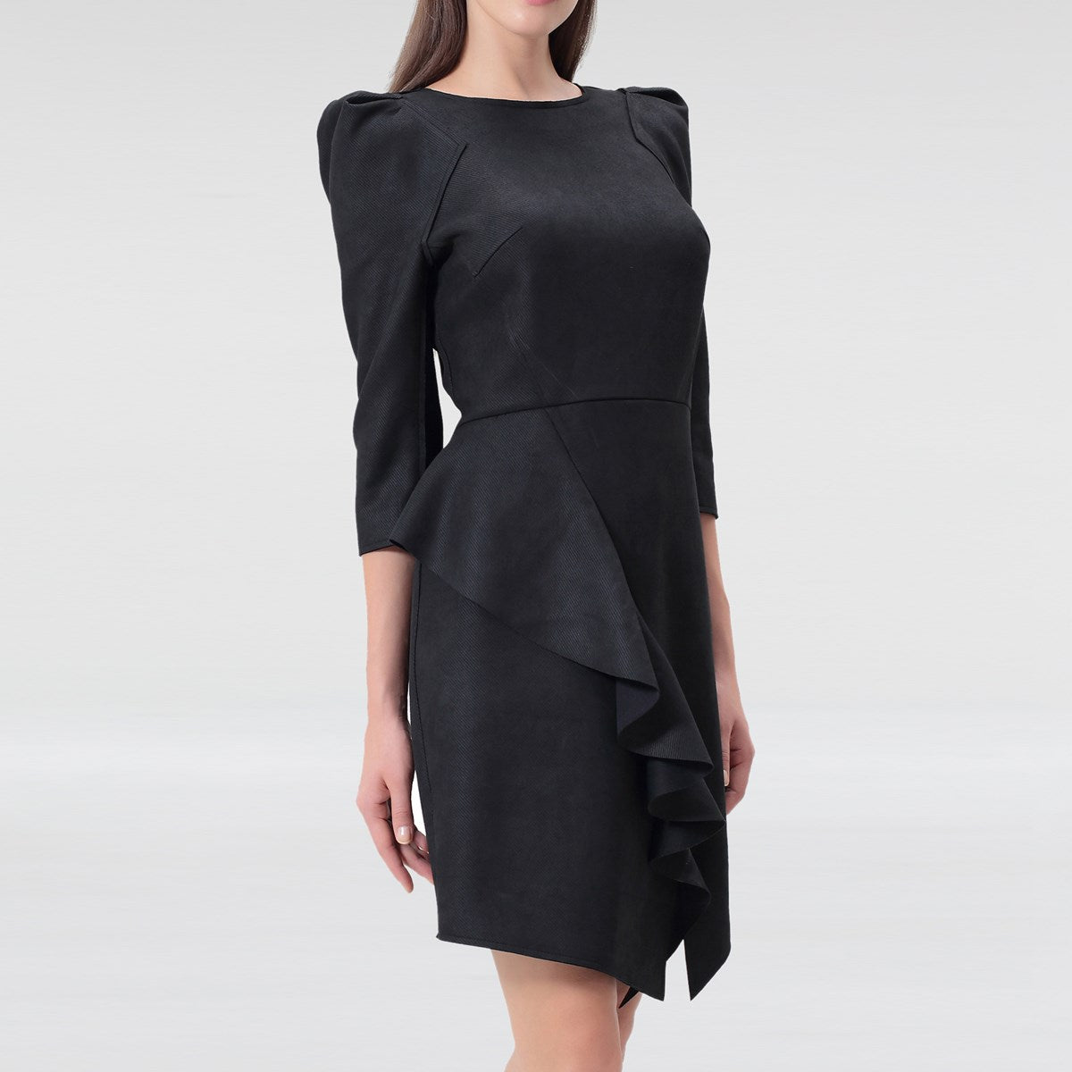 Robe structure ajustée à volant frontal en suédine stretch