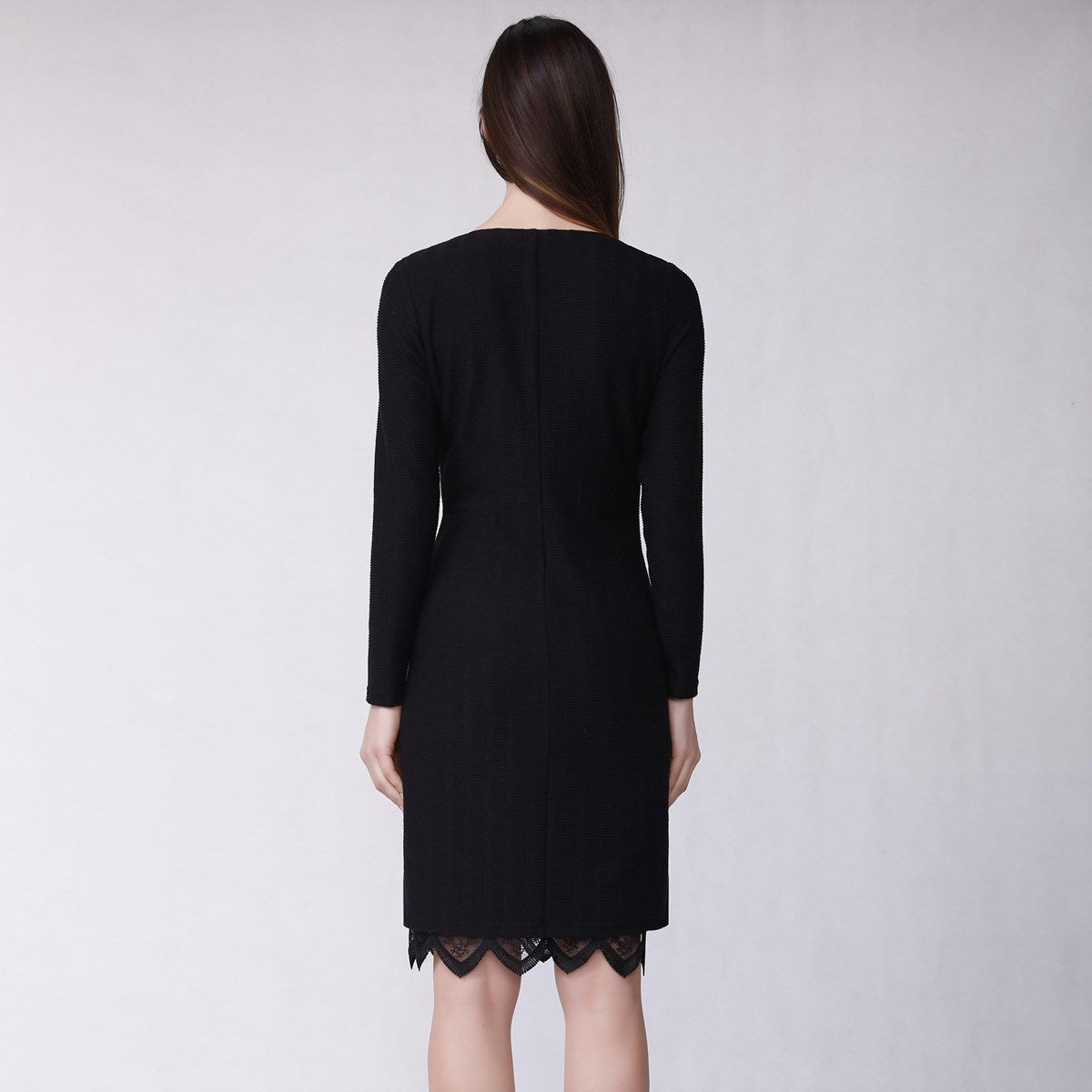 Robe portefeuille en maille avec galons de dentelle