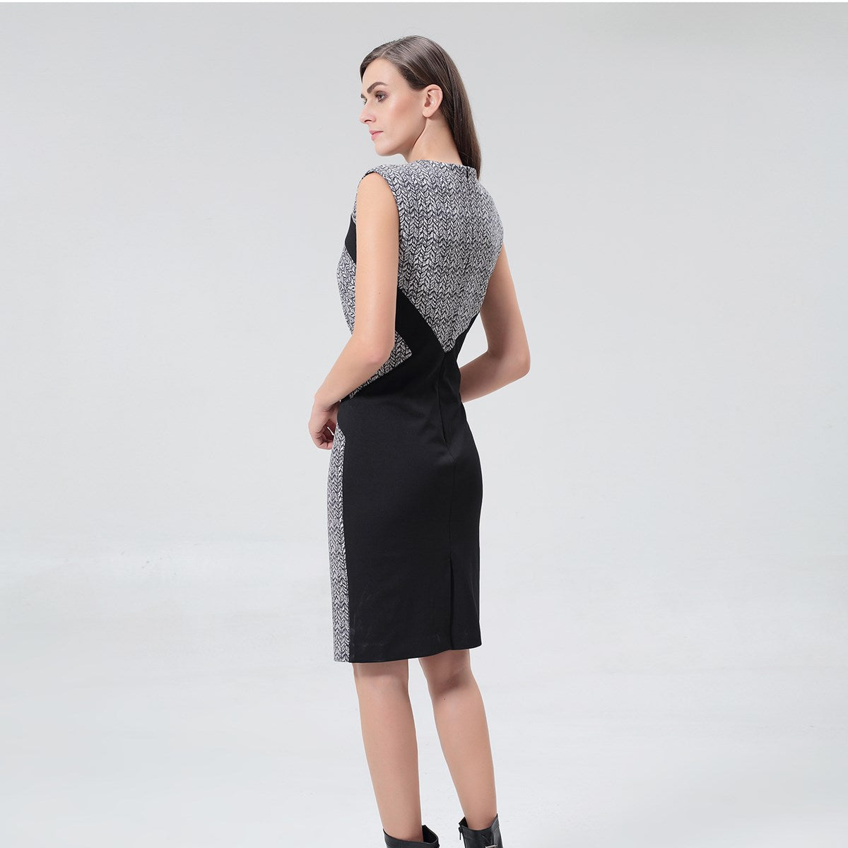 Robe cocktail ajustée imprimé géométrique et garniture jersey