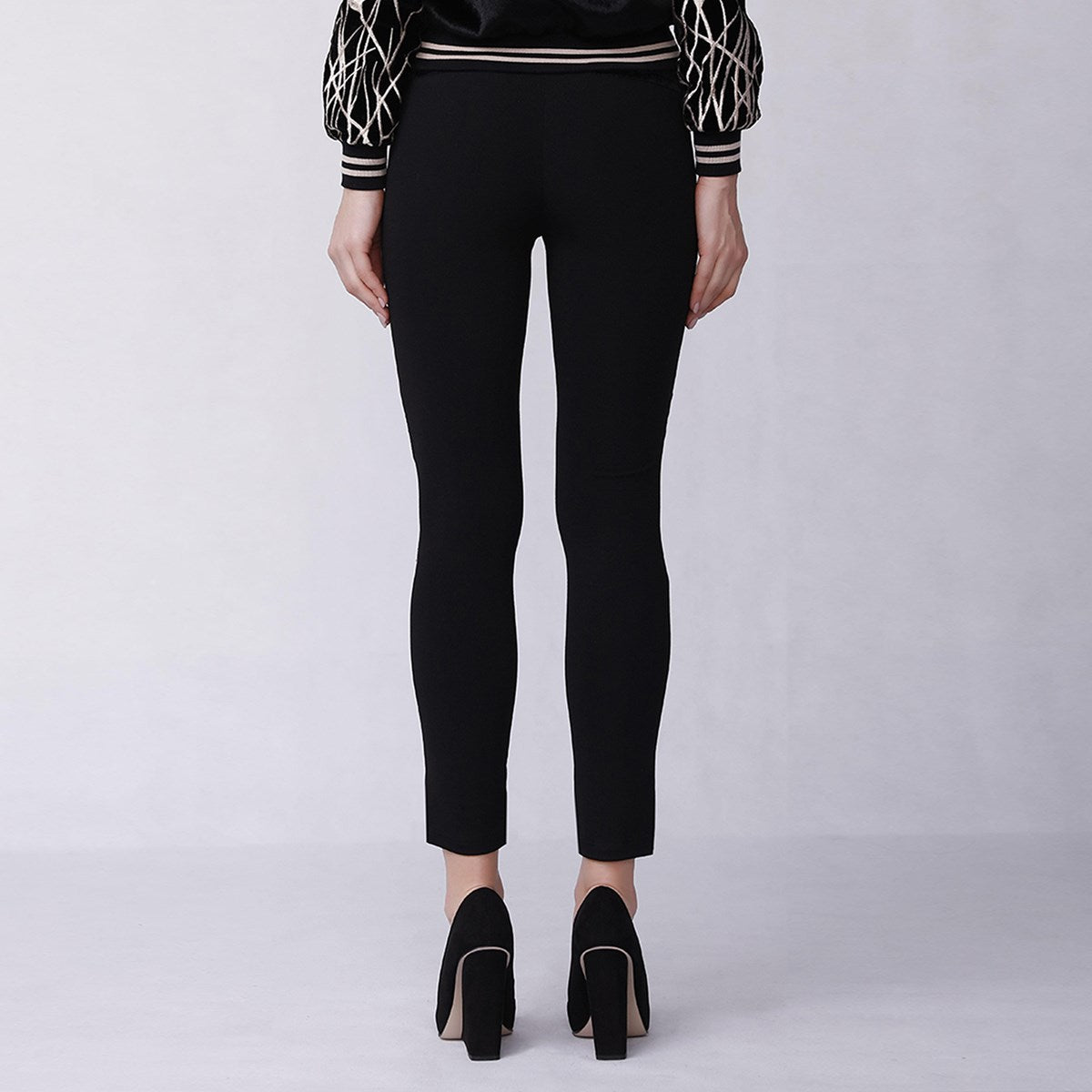 Pantalon slim jersey gainant et empiècement faux crin