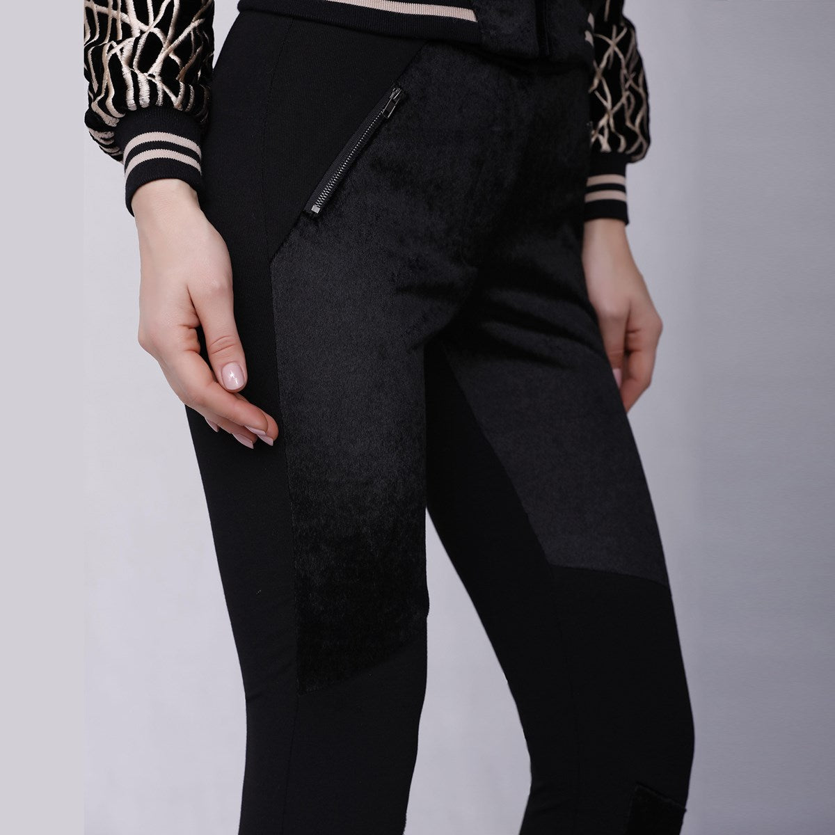 Pantalon slim jersey gainant et empiècement faux crin