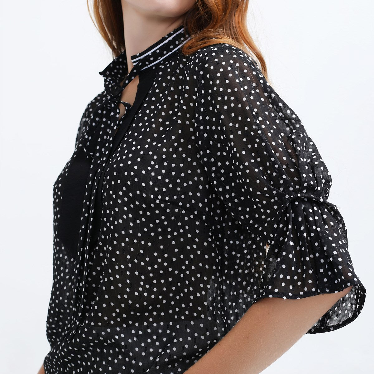 Blouse à manches tulipes en mousseline à pois