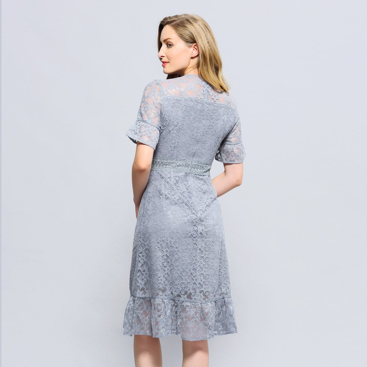 Robe évasée à volants pleine dentelle à volants