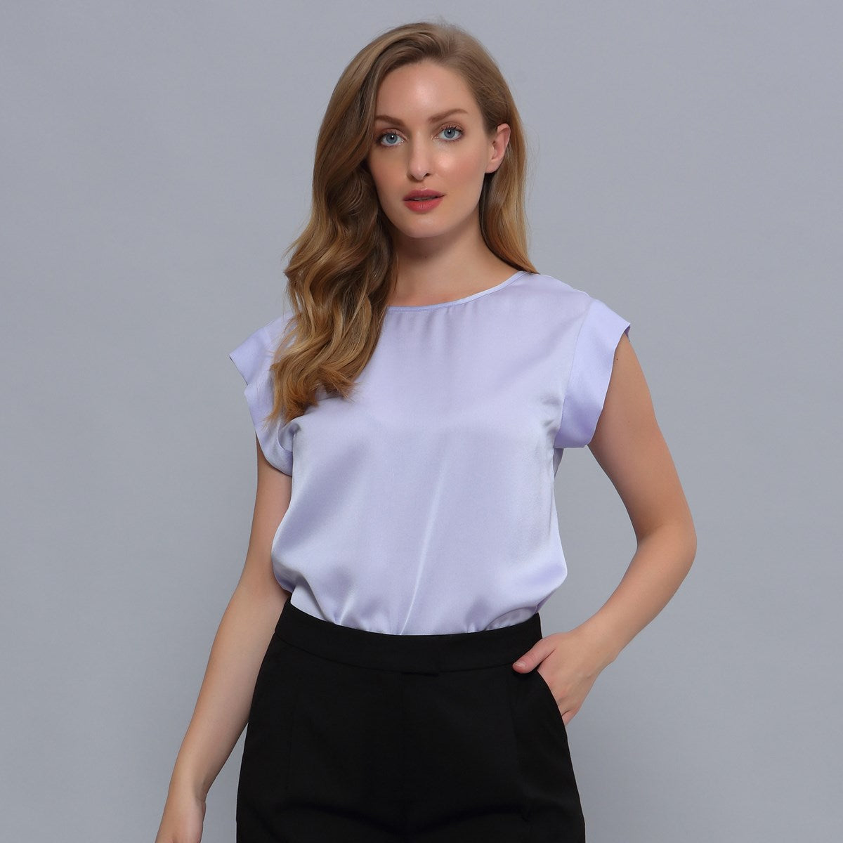 Top manches courtes à manchettes carrées