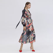 Robe portefeuille à garniture satin et macro imprimé floral