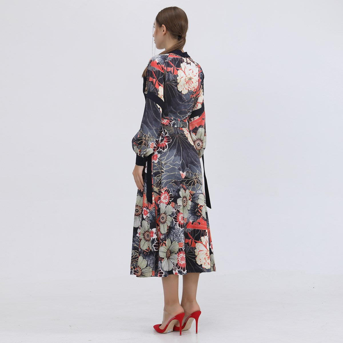 Robe portefeuille à garniture satin et macro imprimé floral