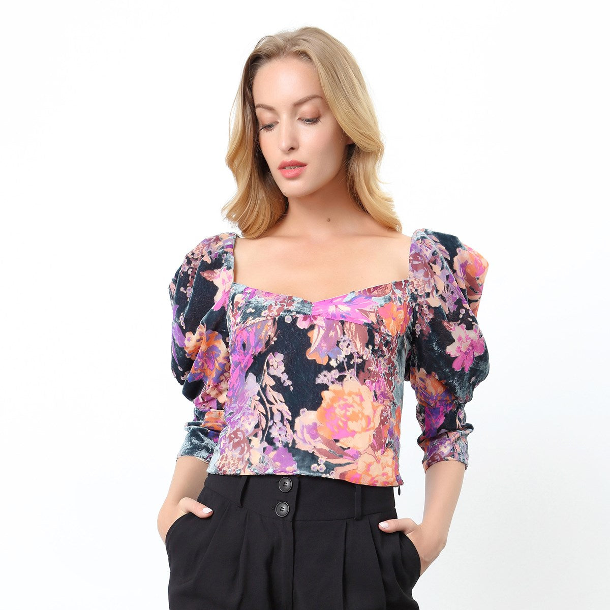 Top style années 80 à imprimé floral et manches bouffantes