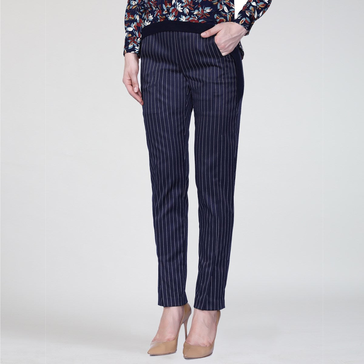 Pantalon cigarette à rayures