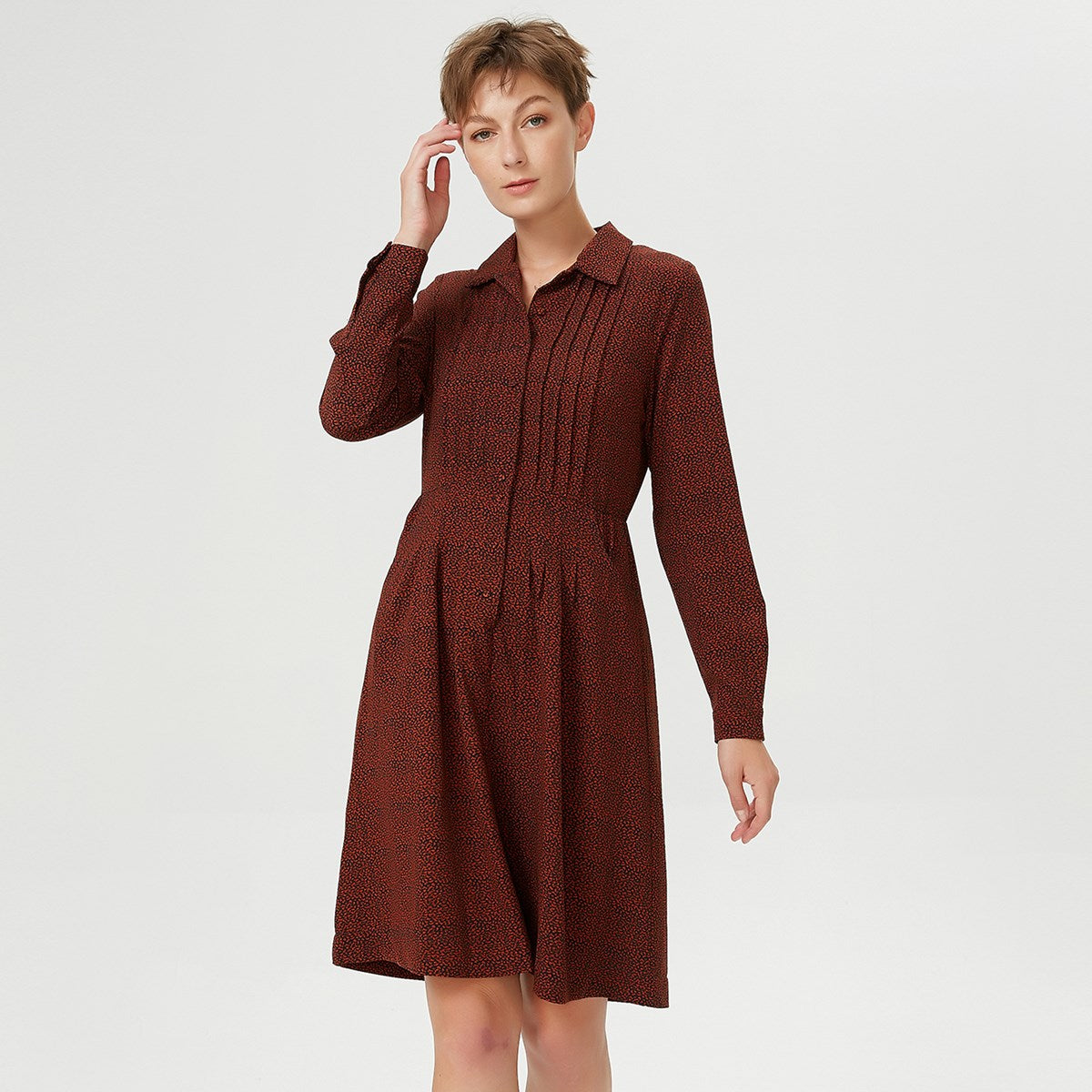 Robe-chemise à 'plis religieuse' au buste  et imprimé liberty micro