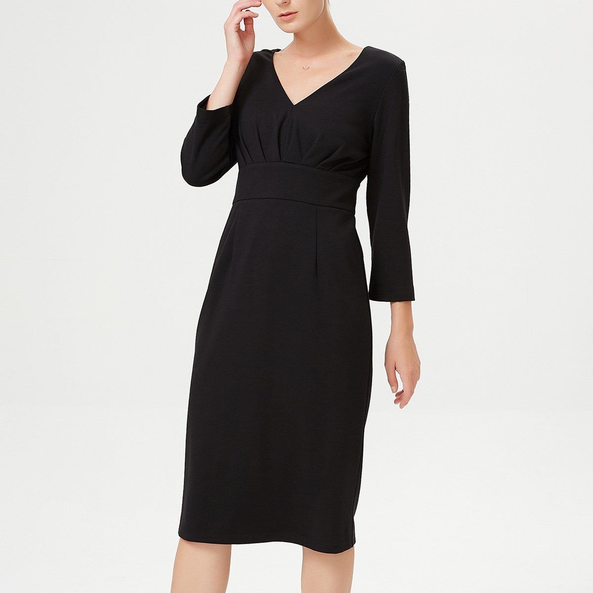 Robe ajustée encolure V et plis poitrine