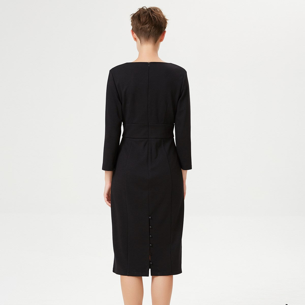 Robe ajustée encolure V et plis poitrine