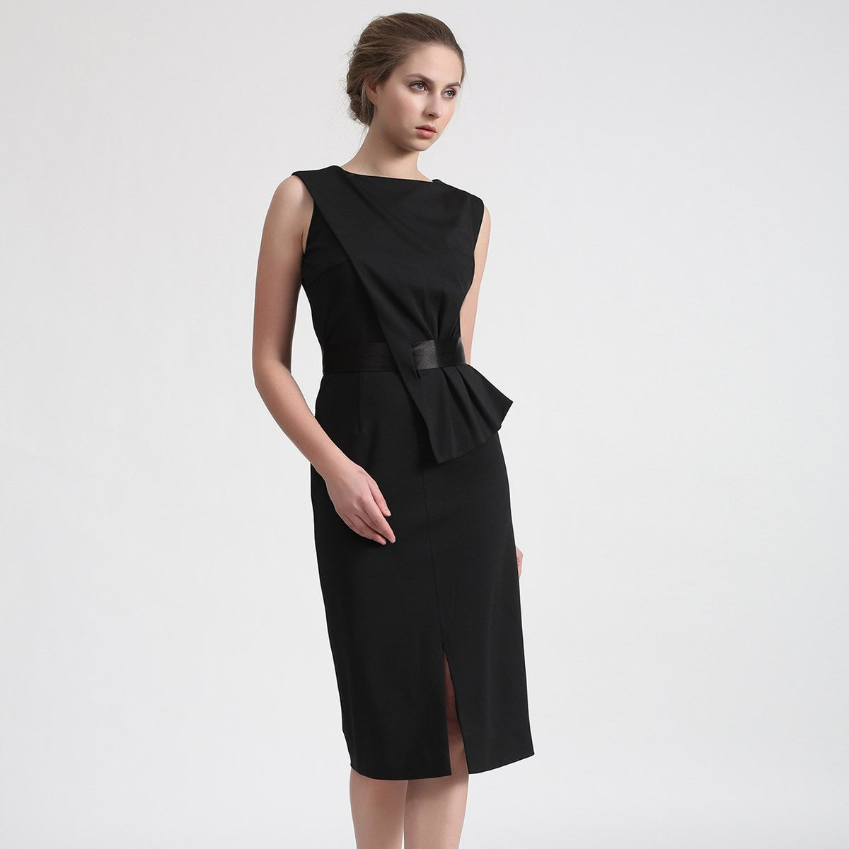 Robe péplum asymétrique
