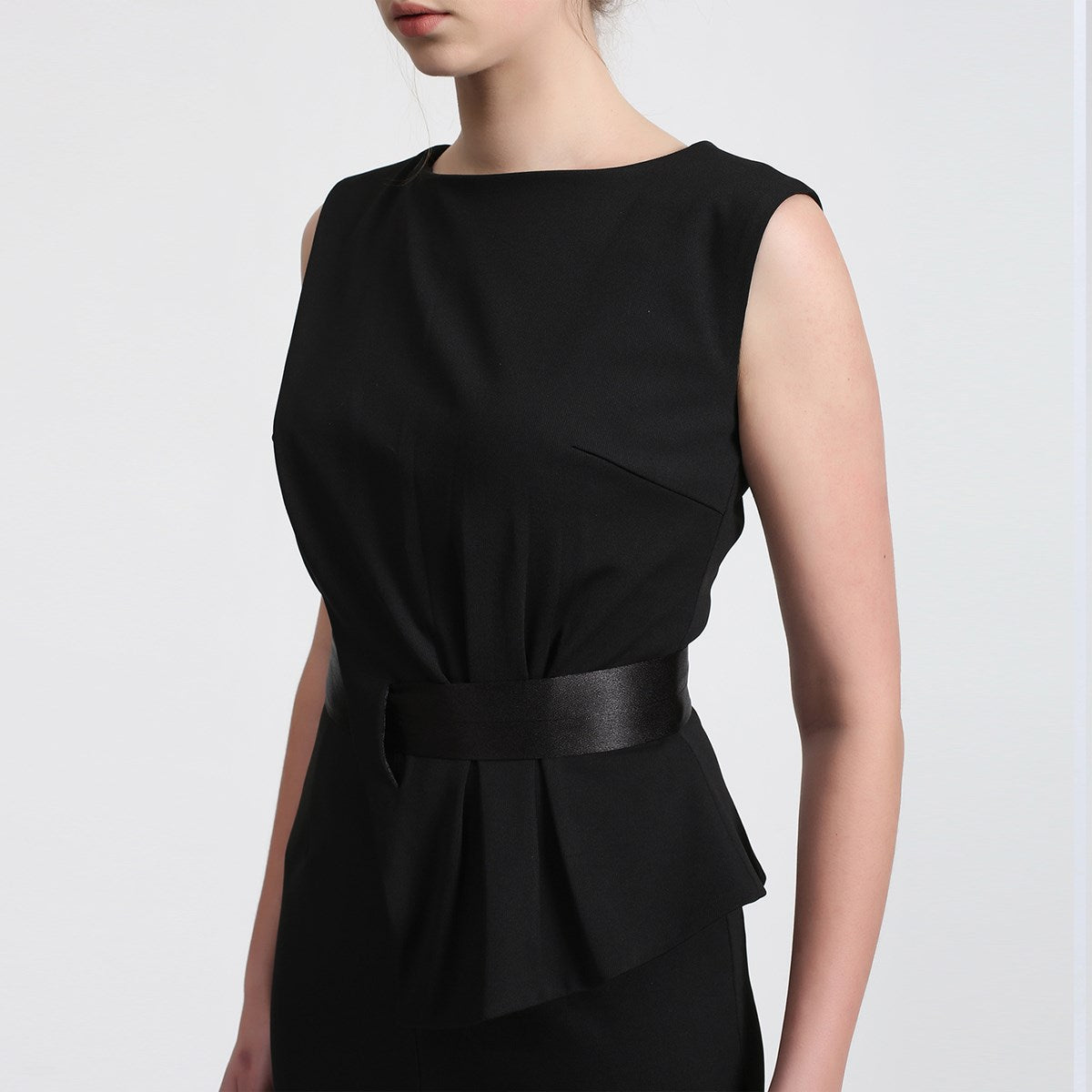Robe péplum asymétrique