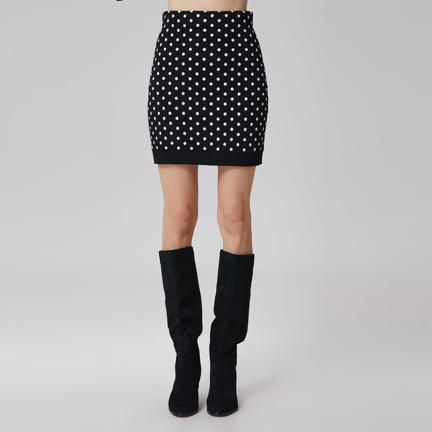 Jupe courte tricotée à pois