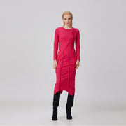 Robe asymetrique à découpes structurées