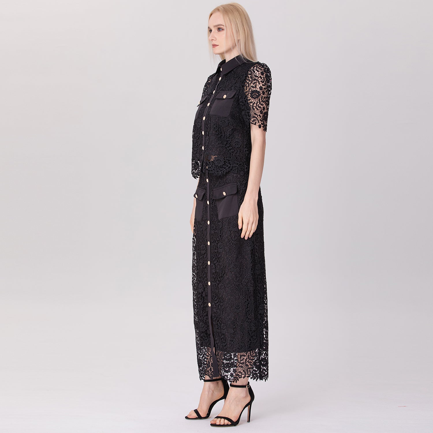 Jupe midi droite boutonnée en dentelle