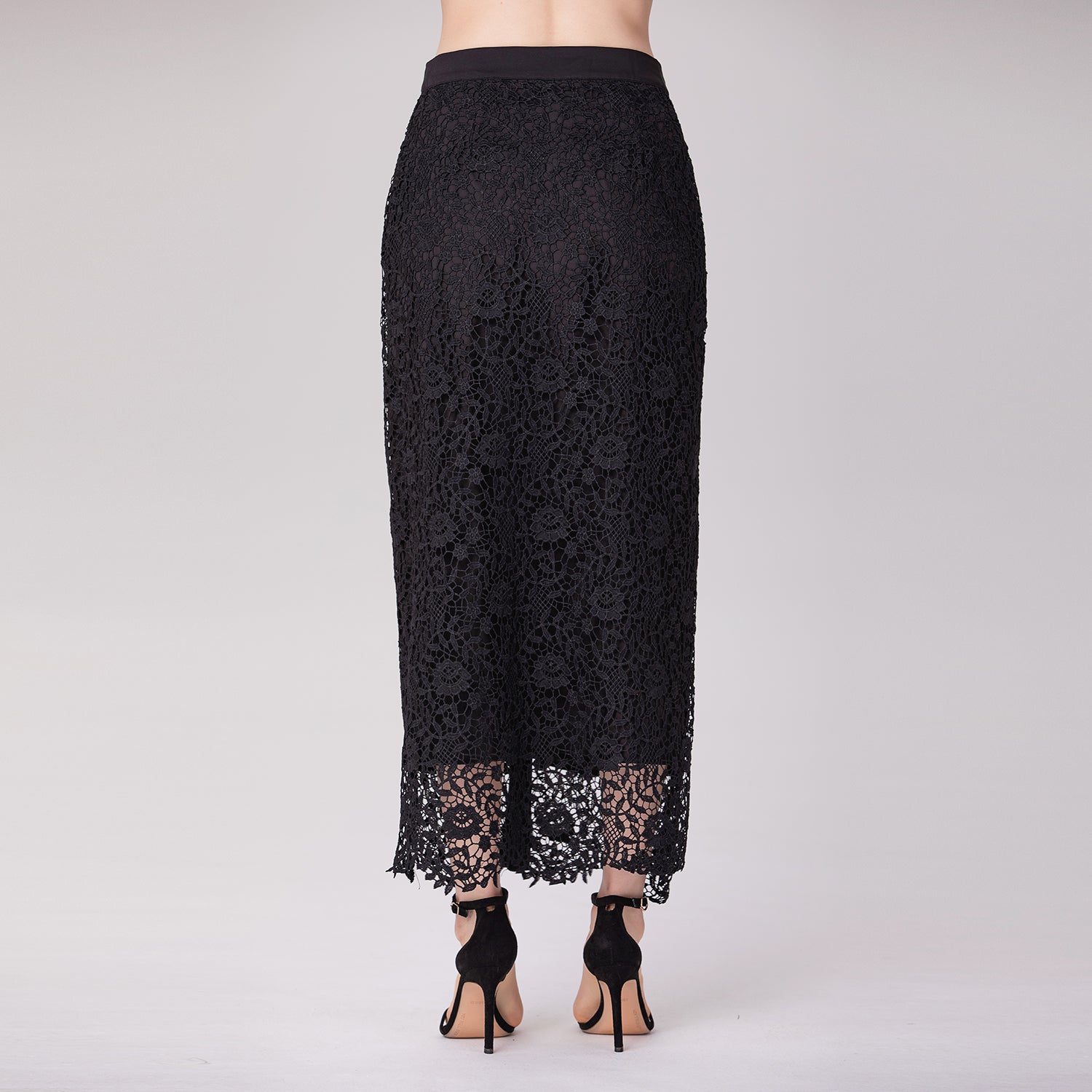 Jupe midi droite boutonnée en dentelle