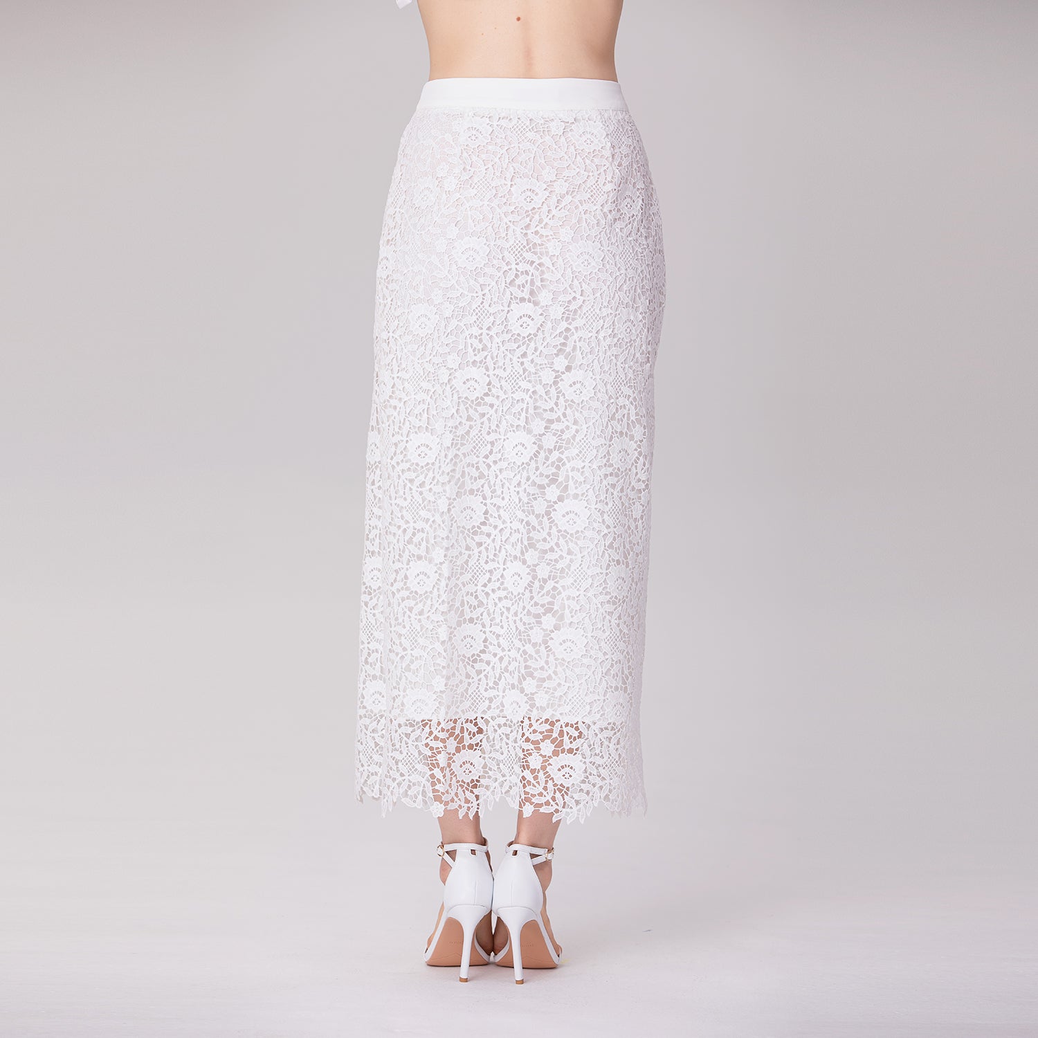 Jupe midi droite boutonnée en dentelle