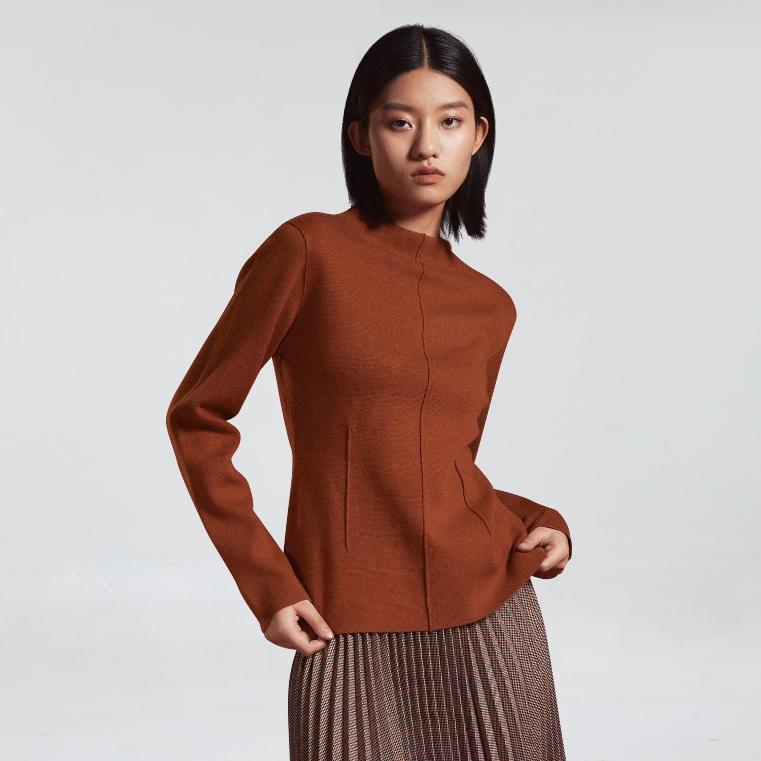 Pull à lignes en relief