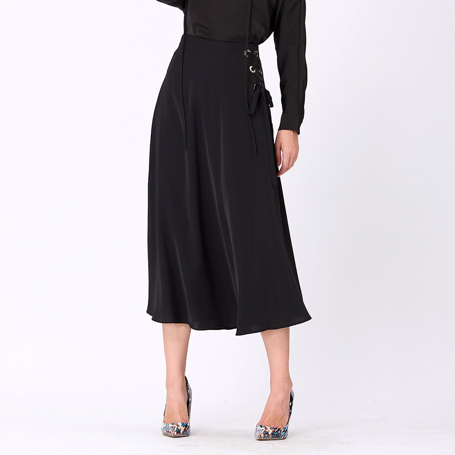 Jupe midi avec laçage au côté