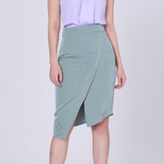 Jupe asymétrique à panneaux croisés