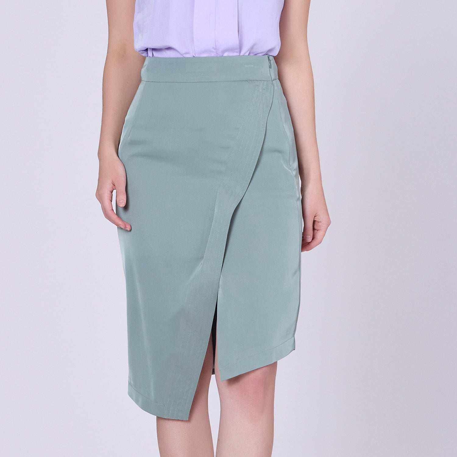 Jupe asymétrique à panneaux croisés