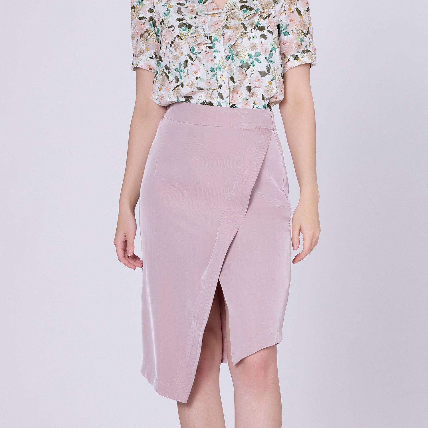 Jupe asymétrique à panneaux croisés