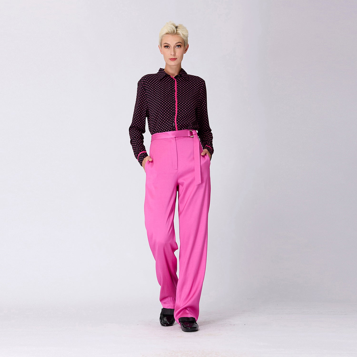 Pantalon droit avec ceinture à boucle