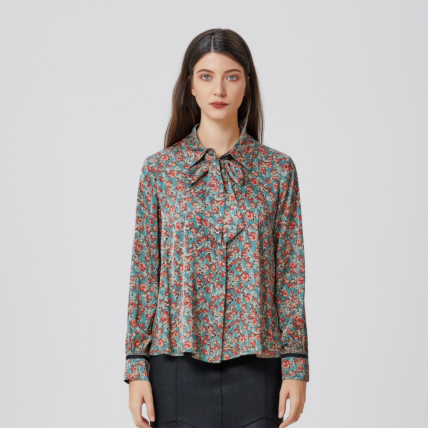 Chemise col lavallière à imprimé floral