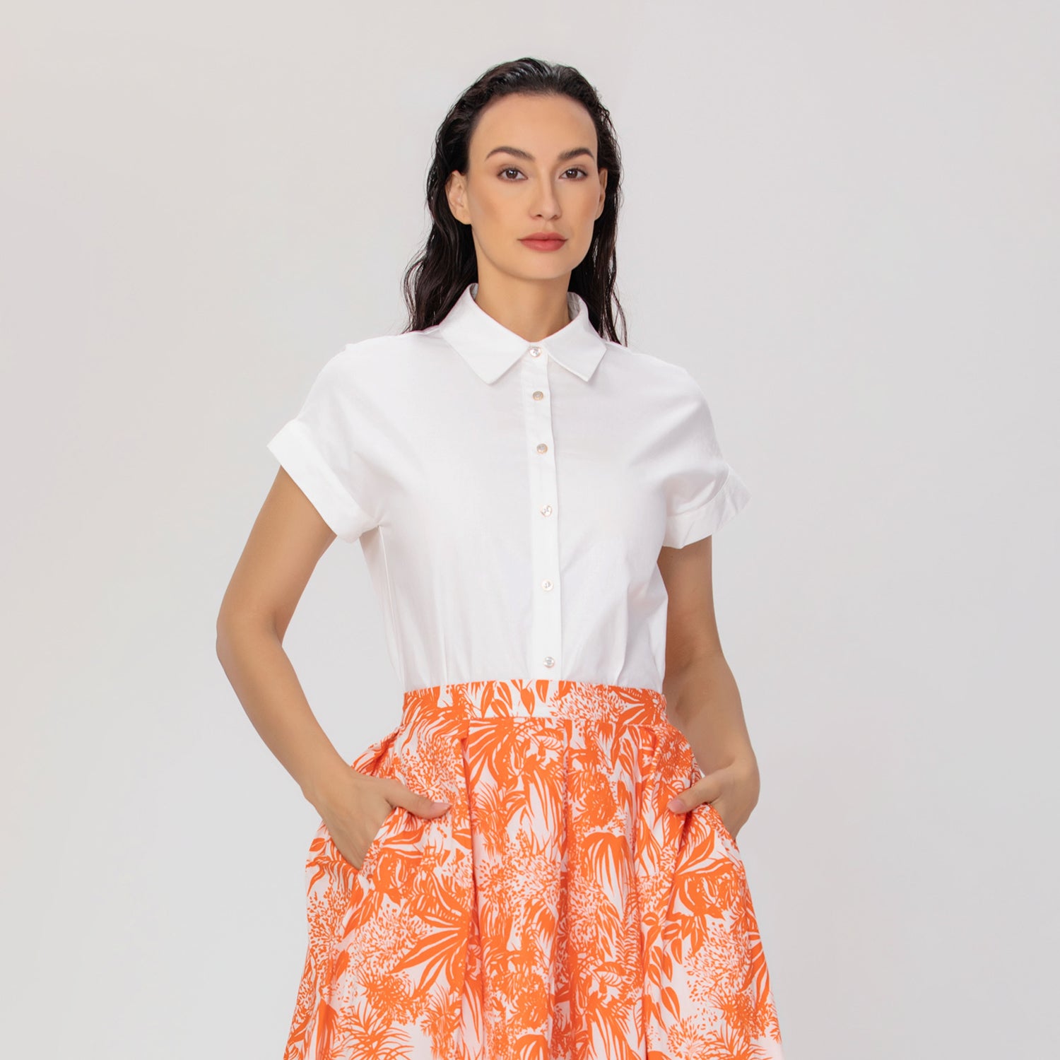 Chemise minimaliste en coton à manches courtes