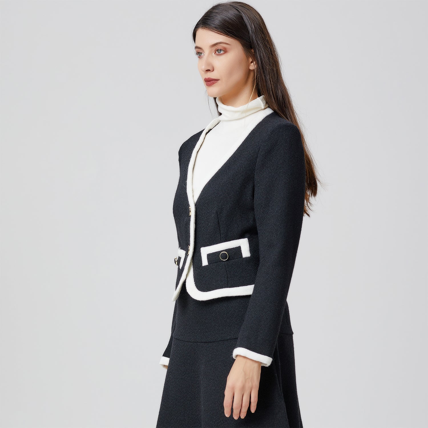 Veste courte à galon contrasté