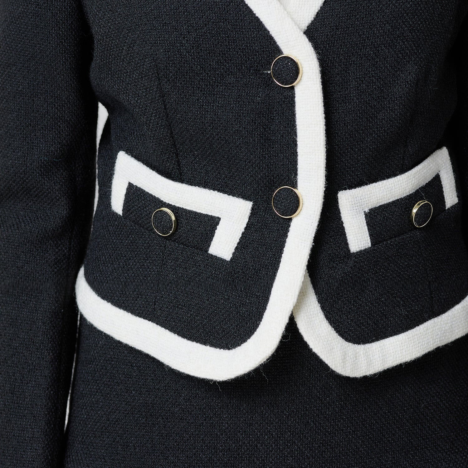 Veste courte à galon contrasté