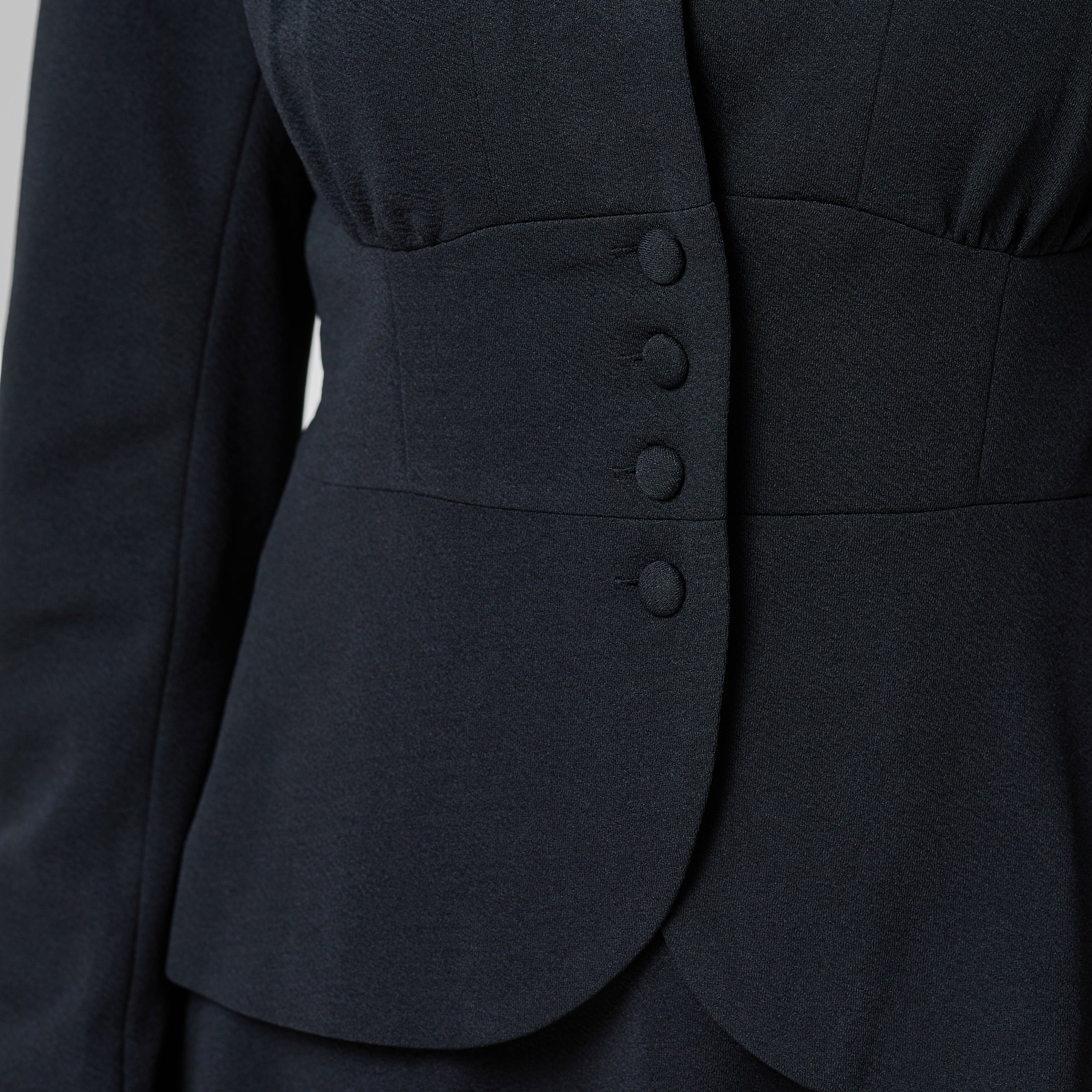 Veste cintrée et évasée