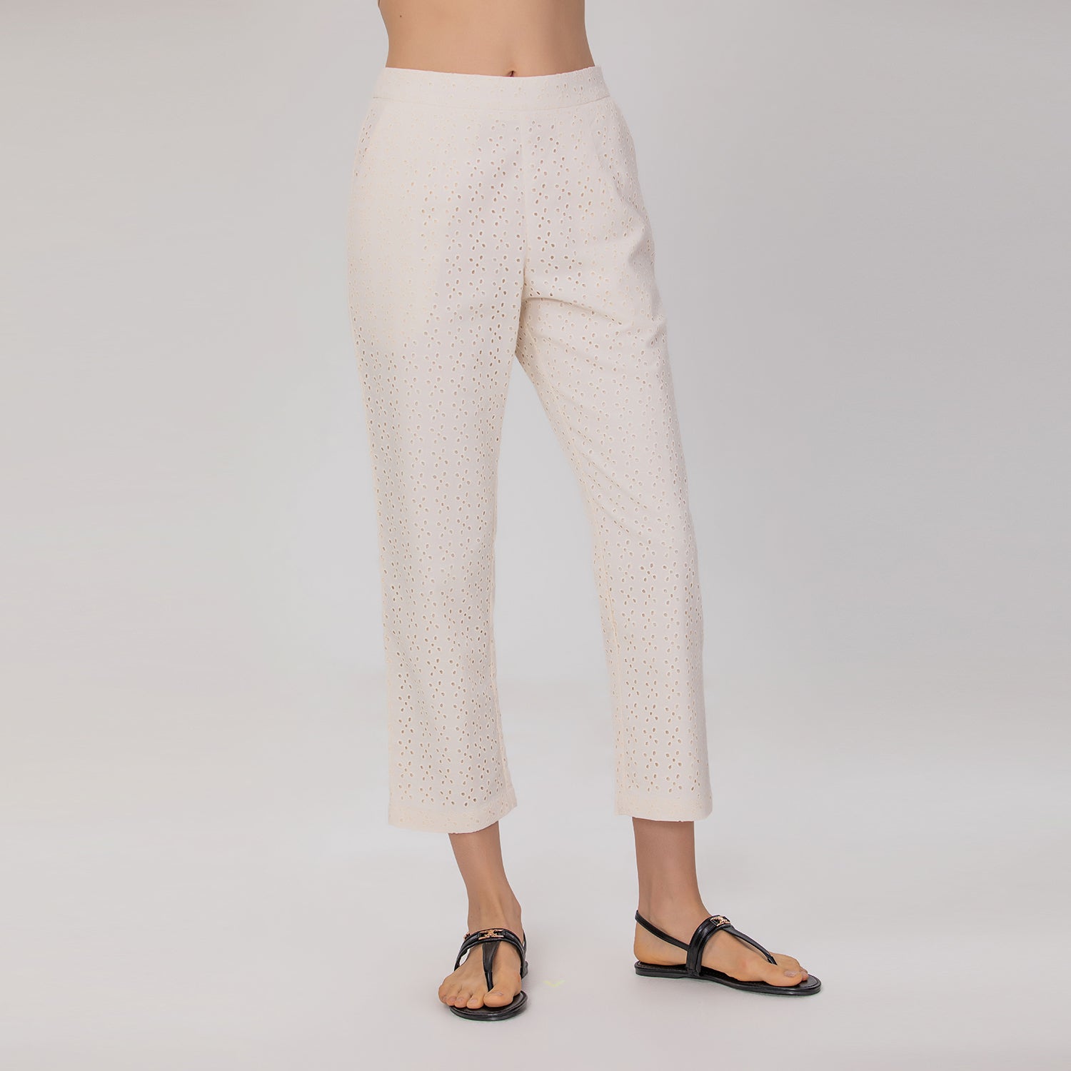 Pantalon en broderie anglaise