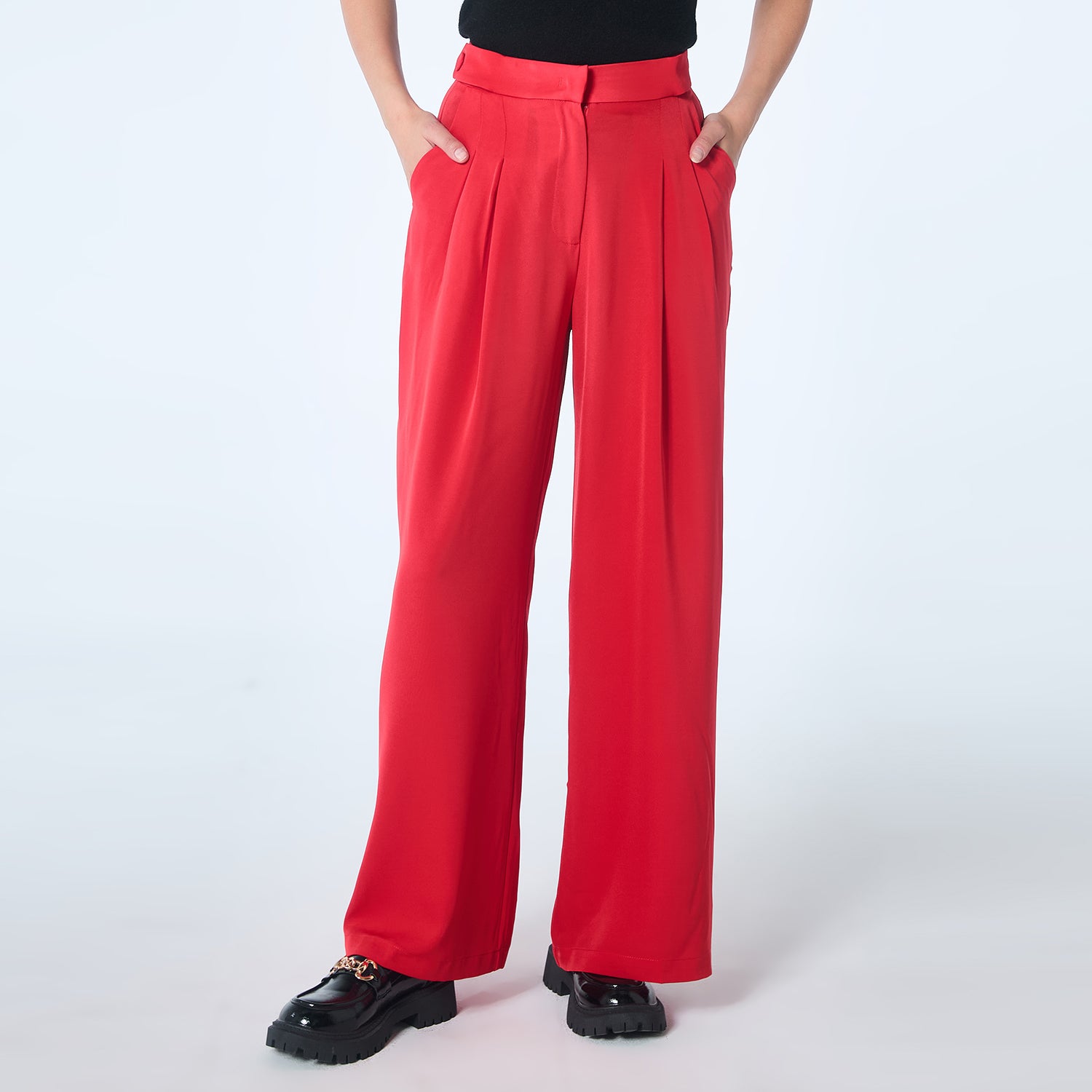 Pantalon droit ample à plis devant