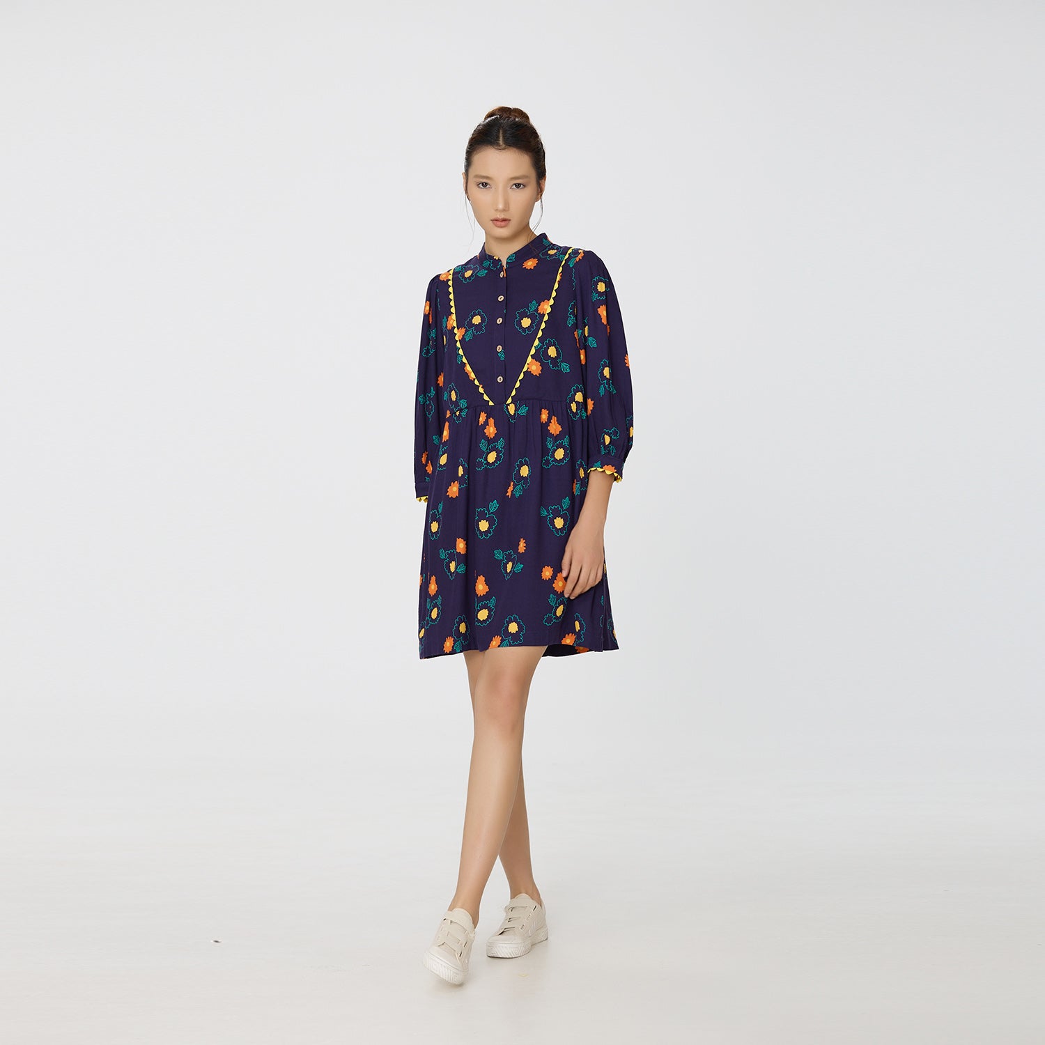 Robe tunique à imprimé fleuri abstrait et galon contrasté