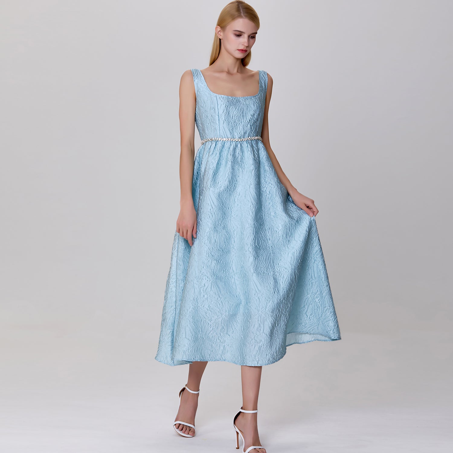 Robe ajustée et évasée en jacquard texturé