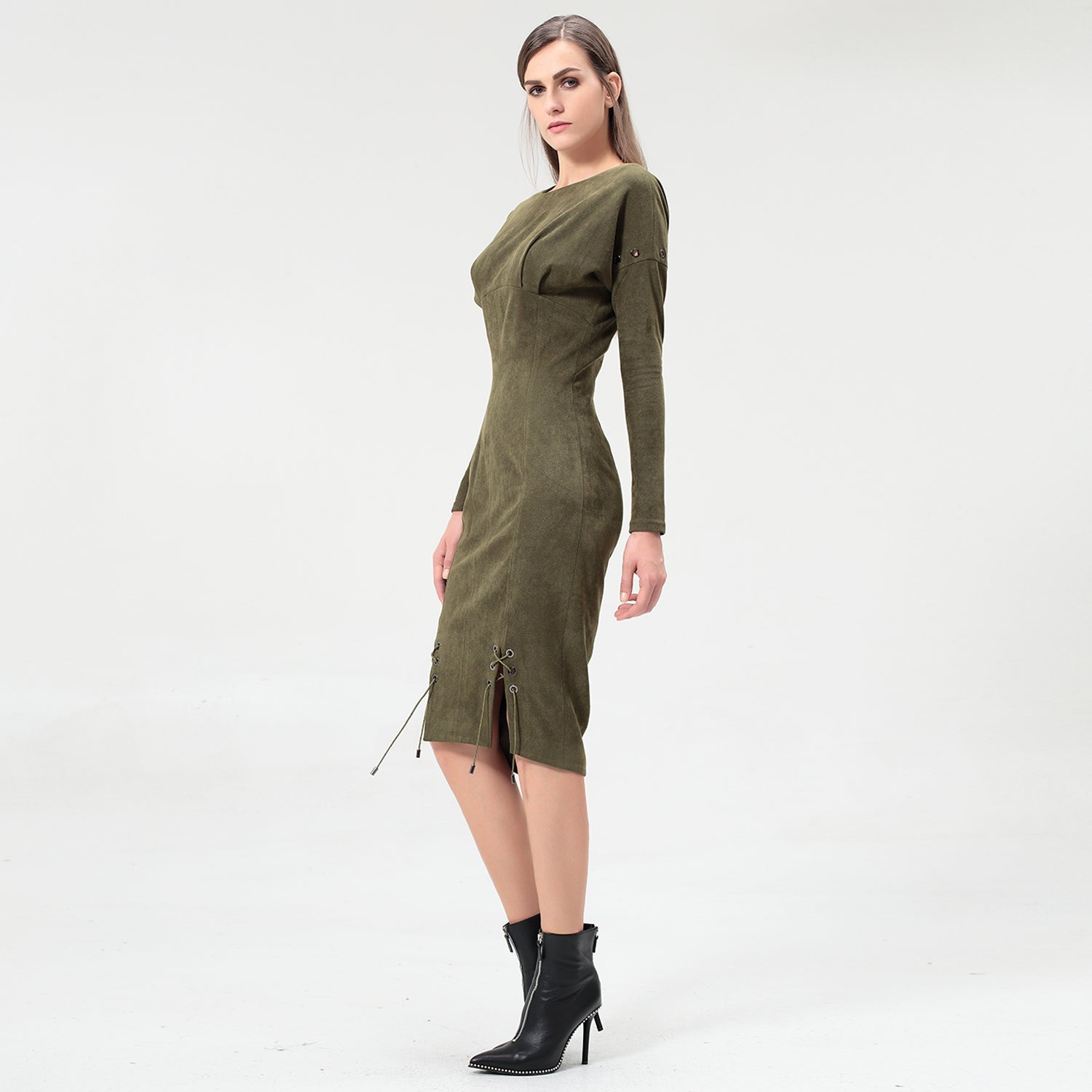 Robe fourreau à laçage à l'ourlet