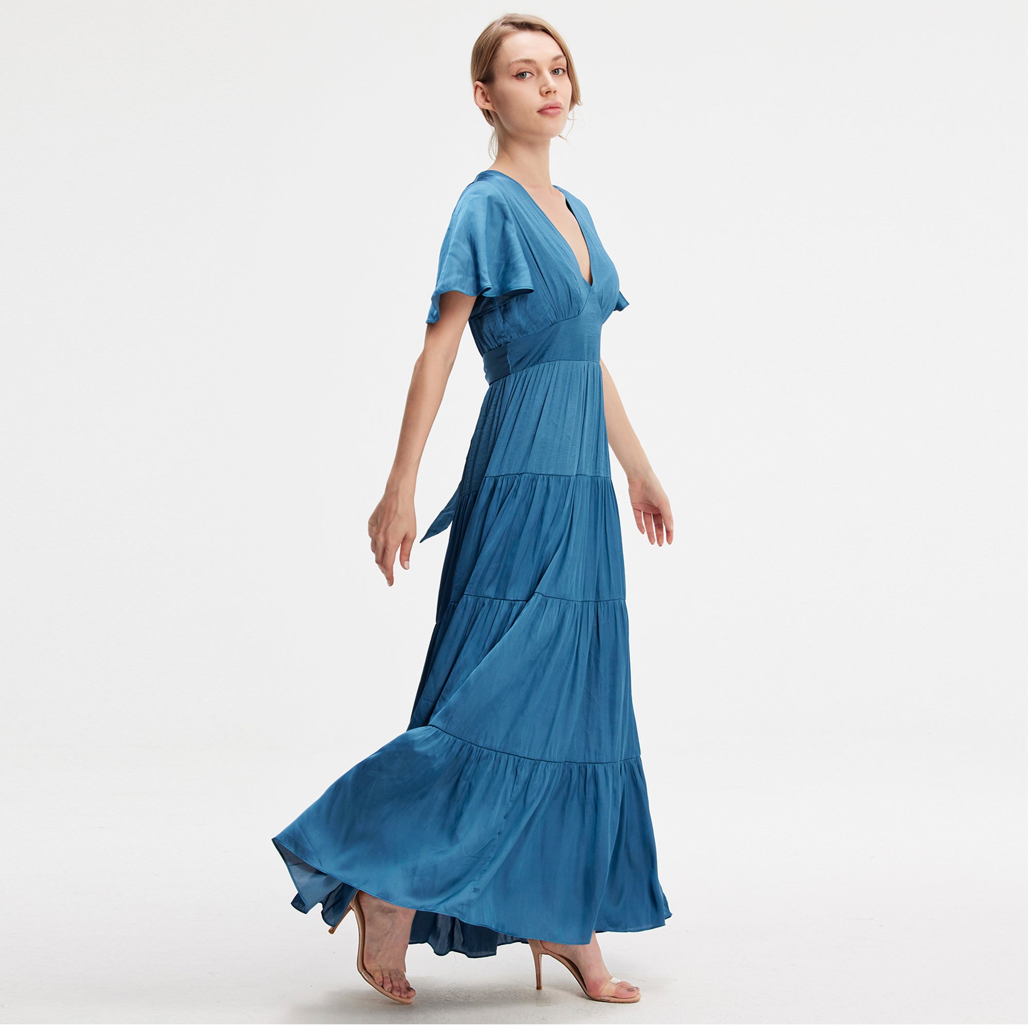 Robe longue satin à décolleté V