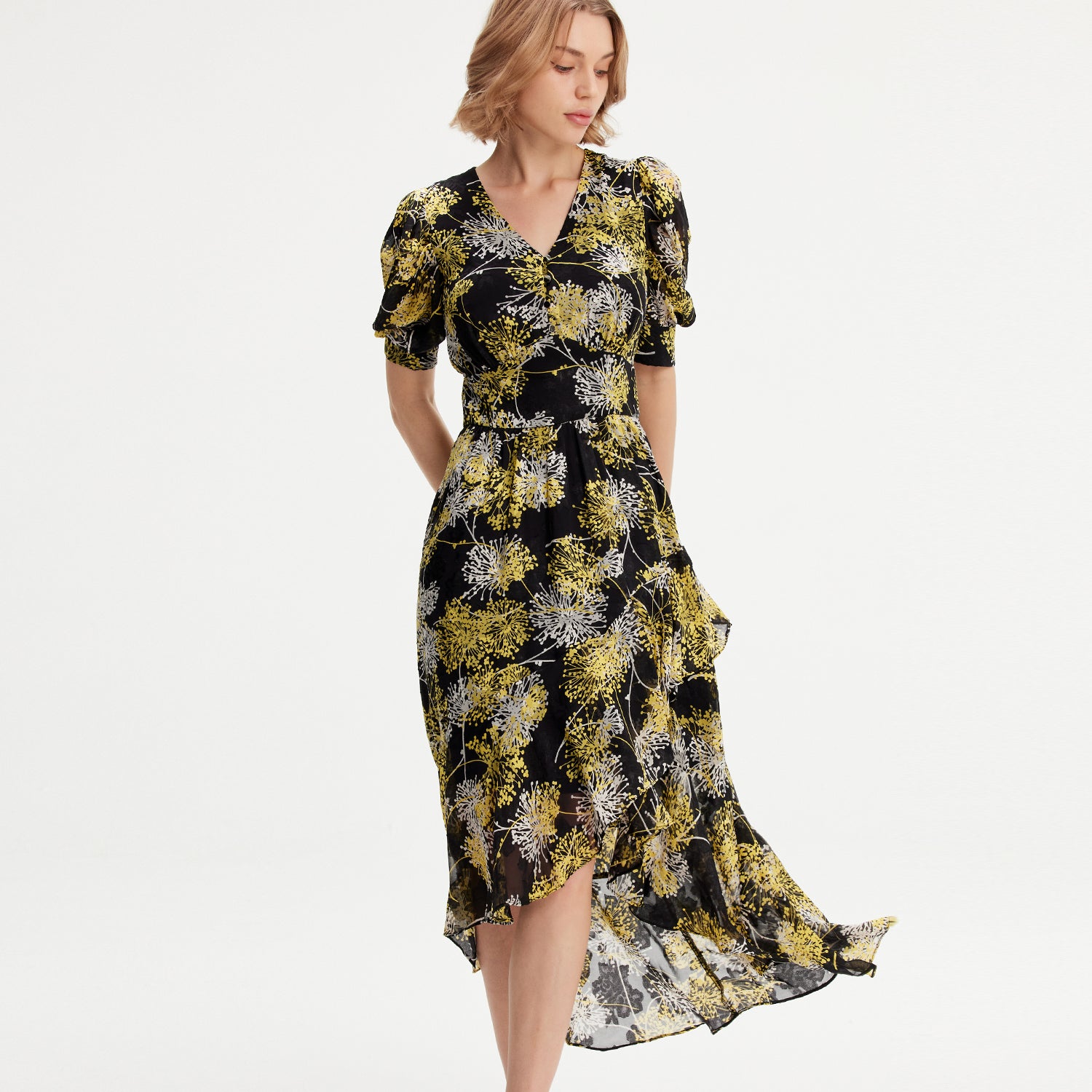 Robe mousseline à imprimé linéaire et à ourlet plongeant