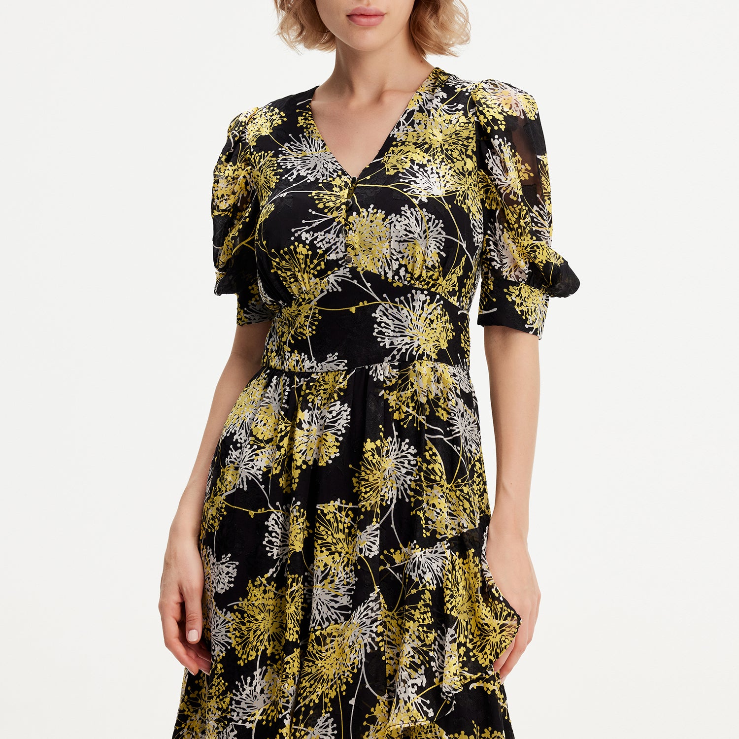 Robe mousseline à imprimé linéaire et à ourlet plongeant