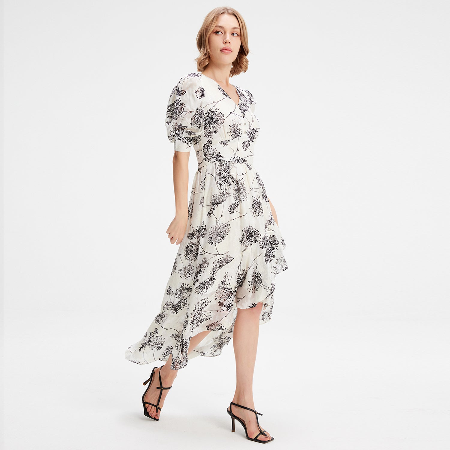 Robe mousseline à imprimé linéaire et à ourlet plongeant