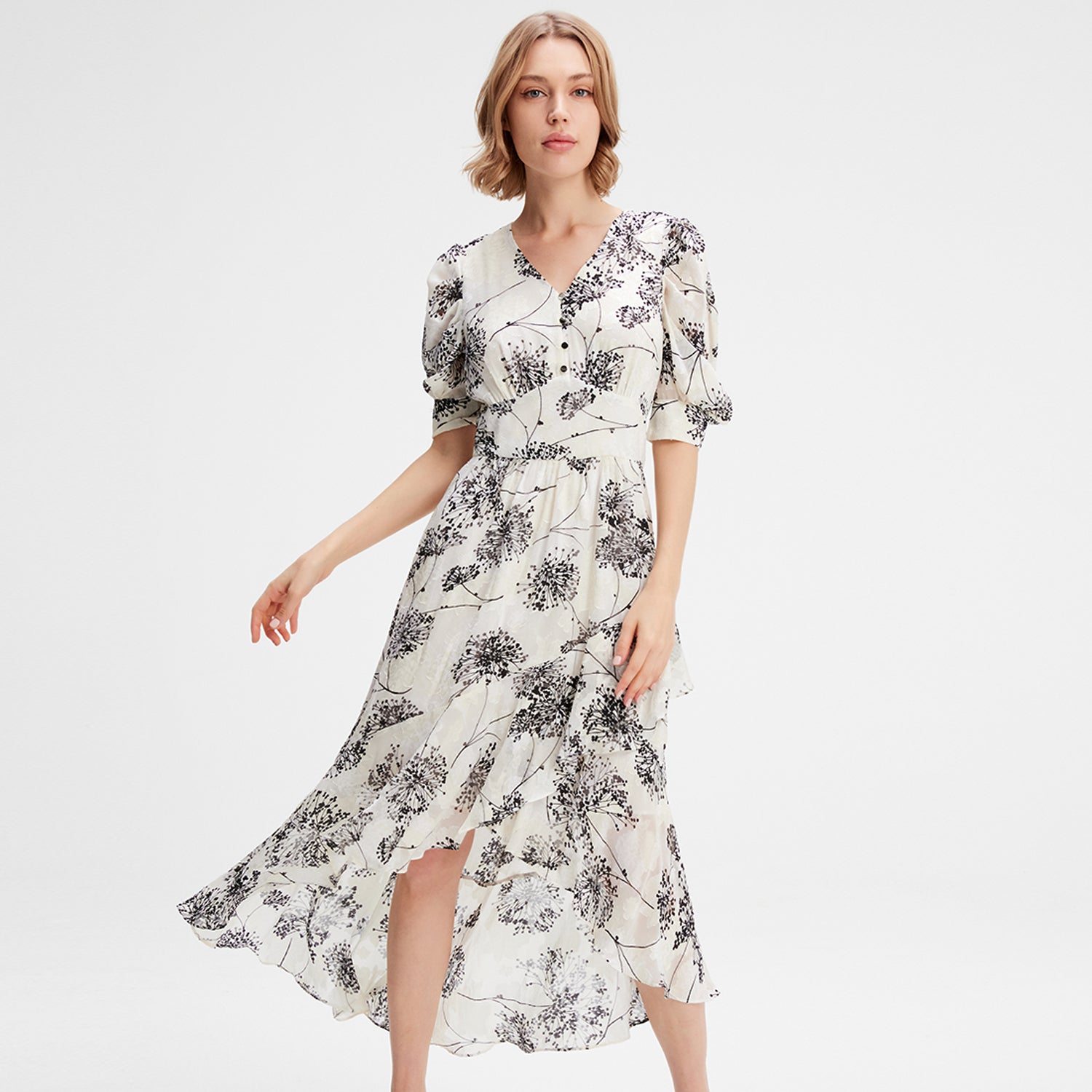 Robe mousseline à imprimé linéaire et à ourlet plongeant