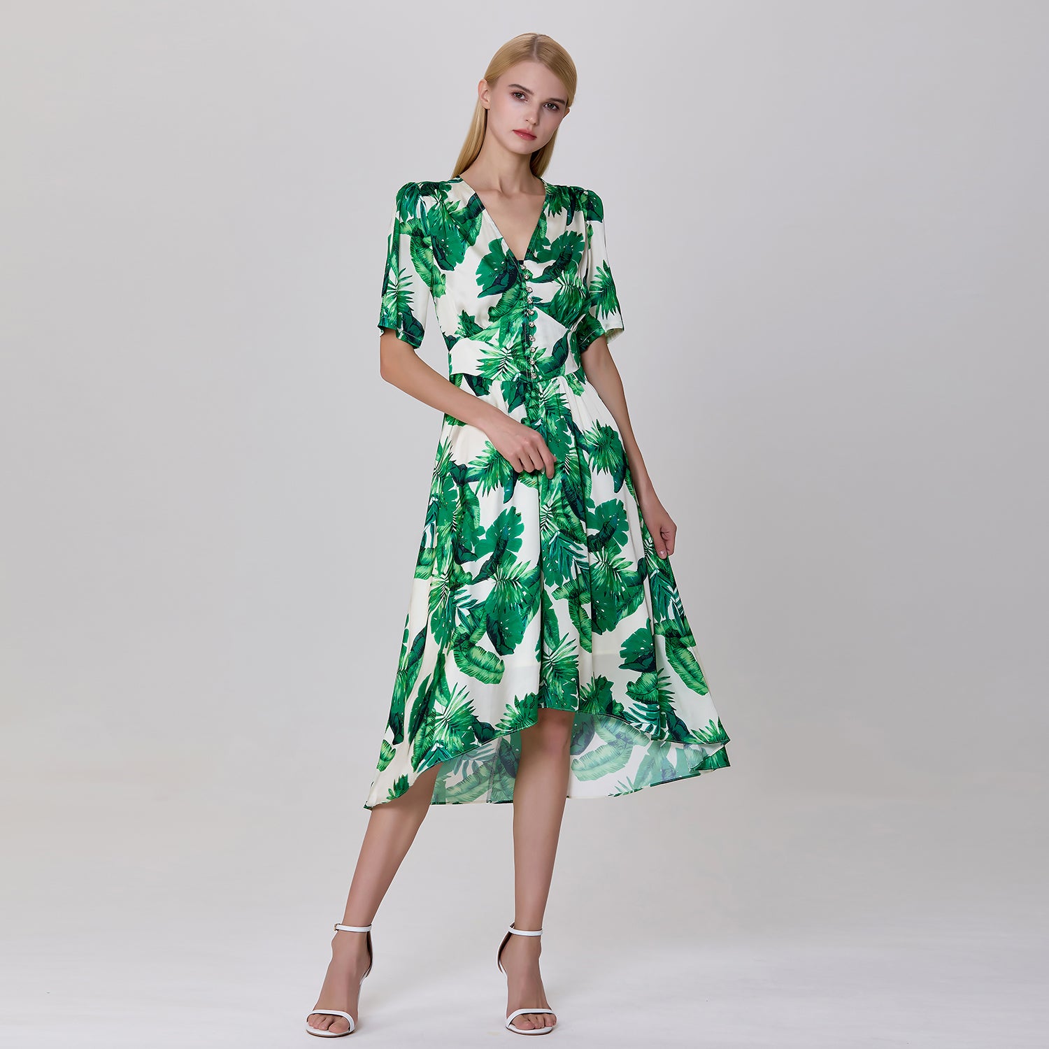 Robe à imprimé tropical et col V